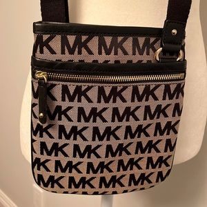 🔥SALE🔥Michael Kors Black Monogram Canvas Crossbody Purse